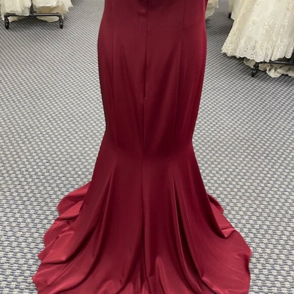 Burgundy Formal Fitted Dress with Halter Rhinestone Collar - Picture 5 of 8